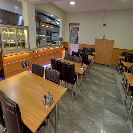 Goekce Pansiyon - Adult Only Istanbul Bagian luar foto
